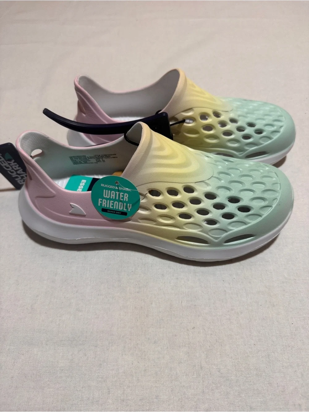 NWT Rugged Shark Pastel Ombre Water Shoes Kids Size 3